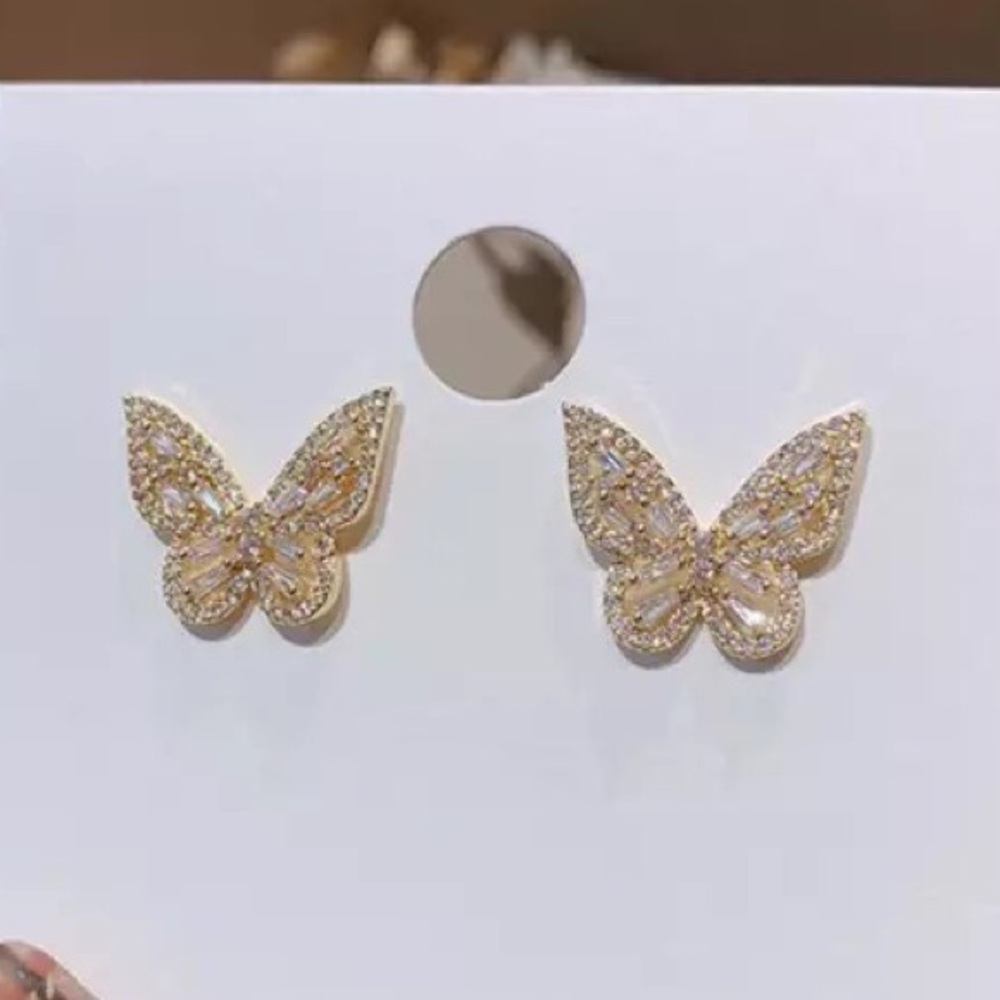 Mini Butterfly Baguette Earrings - Picture 5 of 8
